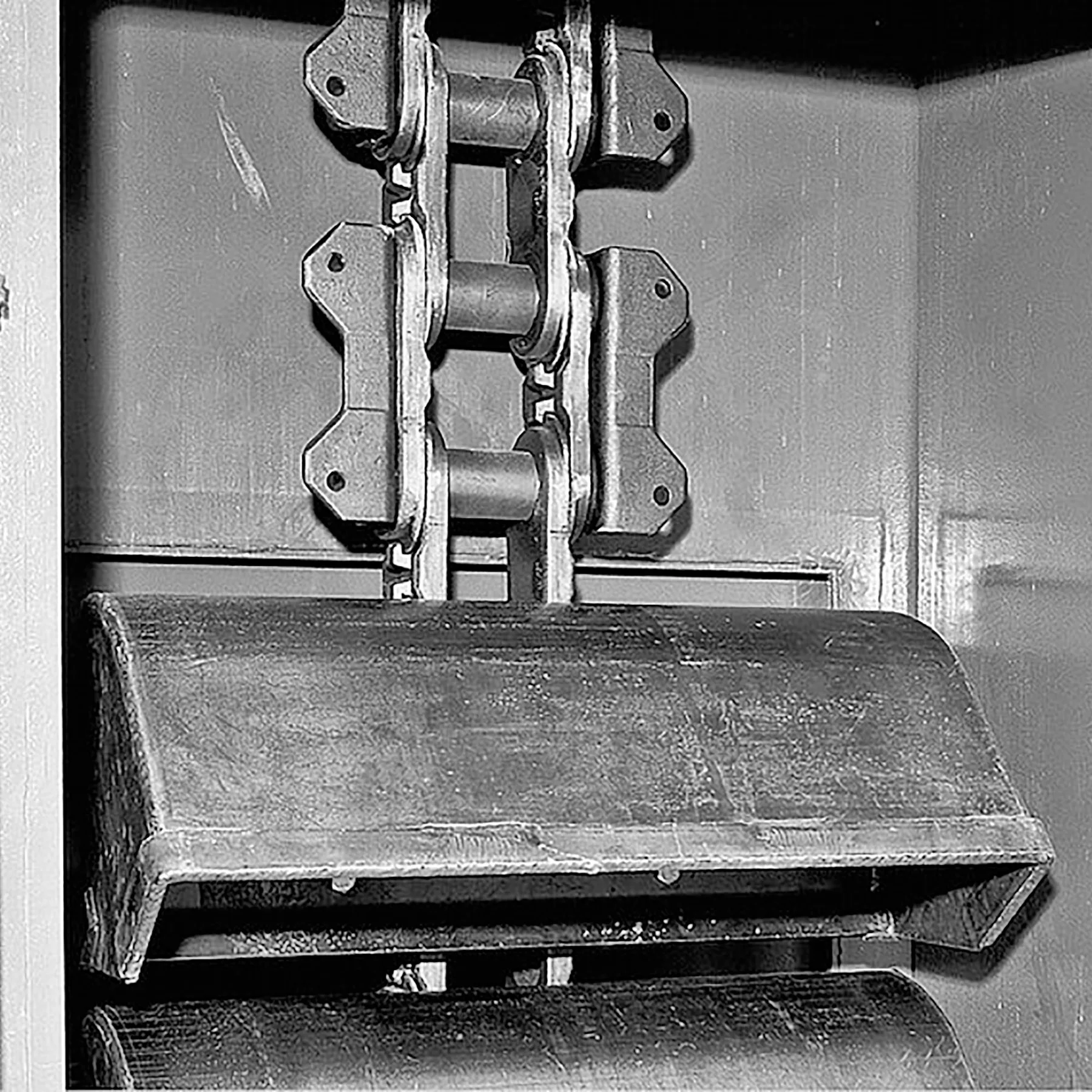 Central Chain - Image 5