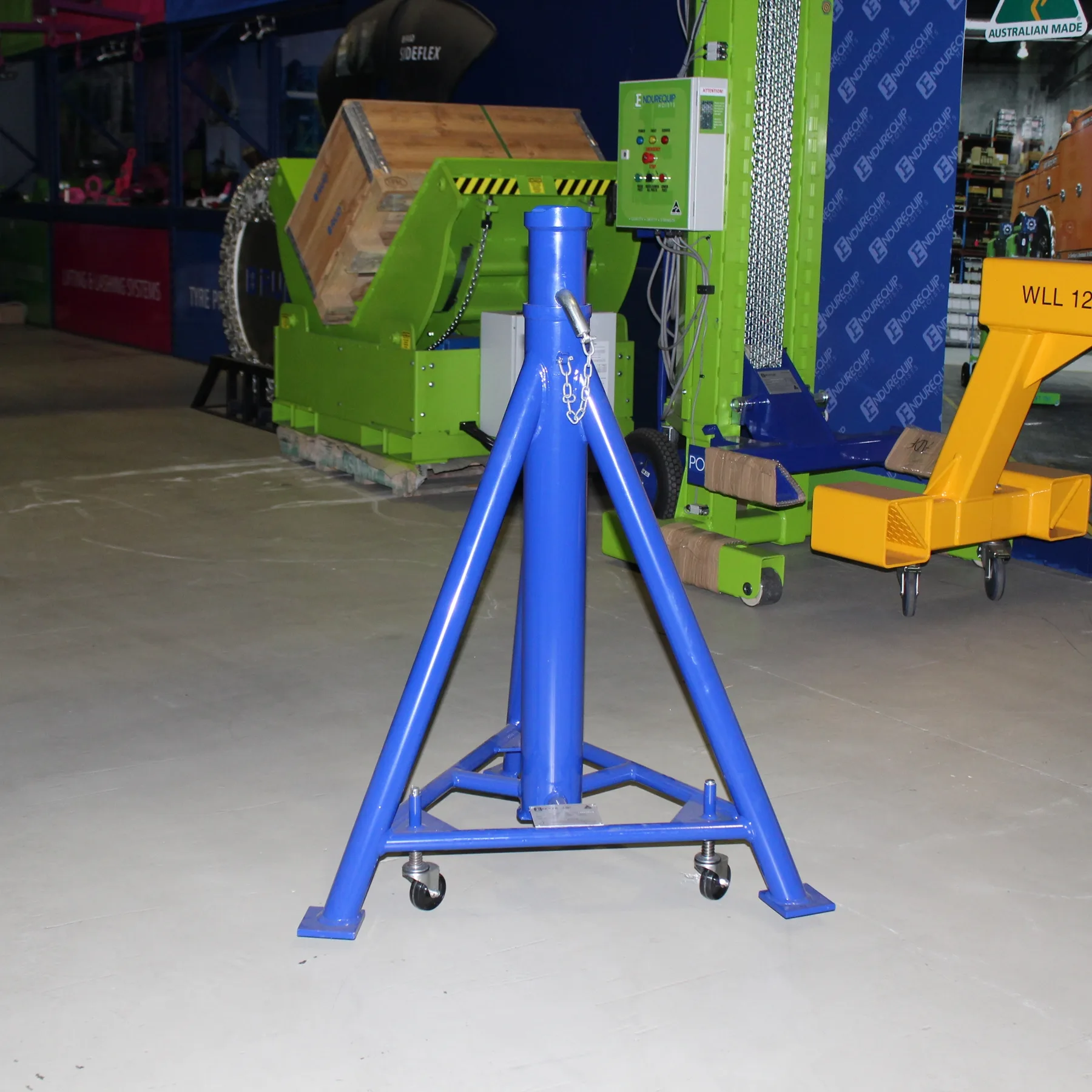Workshop & Vehicle Stands - Image 3